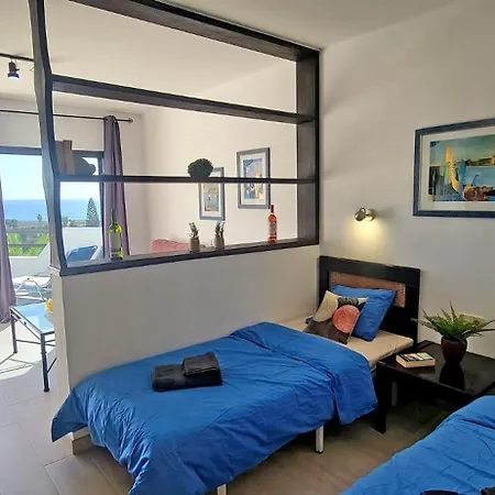 Aurora - Giniginamar, Terrace Ocean View Pool Apartment *